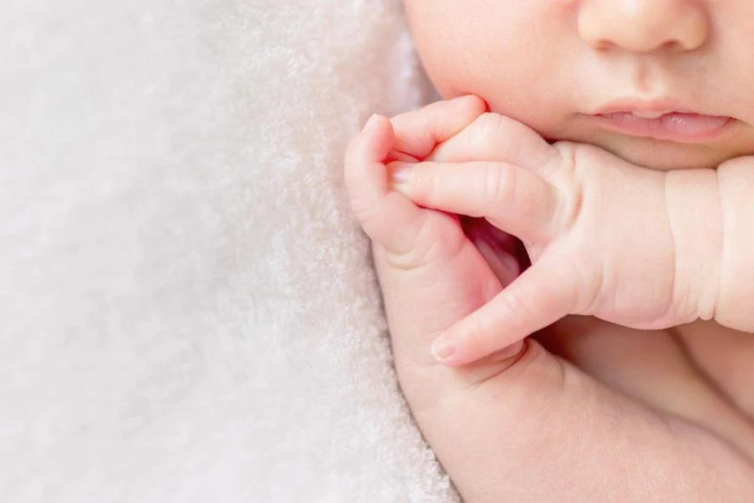 Newborn Sleep Schedule: Helping Your Baby Sleep Better - Babysense-UK